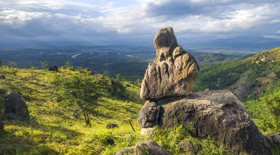 Chùm ảnh: Núi Chư Hreng – Điểm đến hấp dẫn của giới trẻ Kon Tum